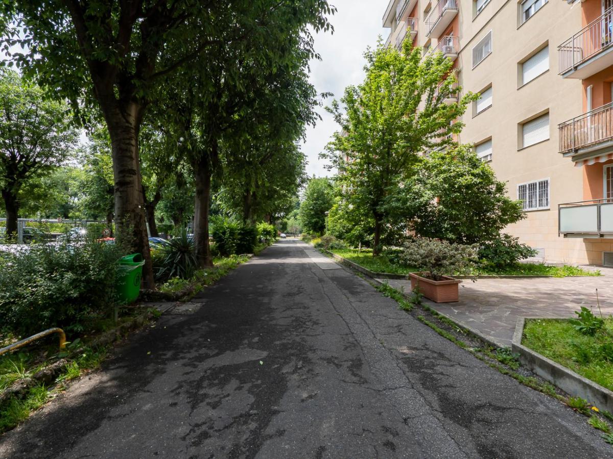 I Host Apartment - Appennini 53 Milan Bagian luar foto