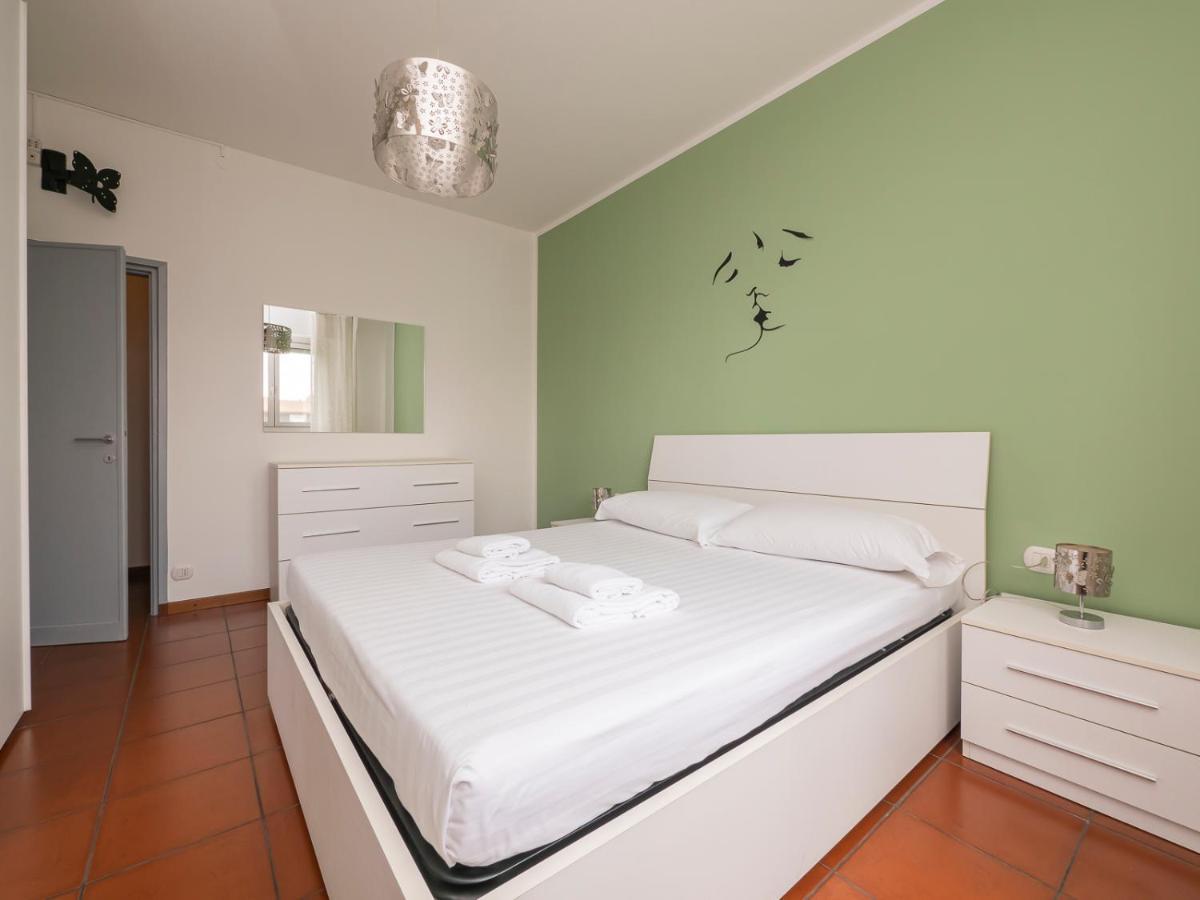 I Host Apartment - Appennini 53 Milan Bagian luar foto