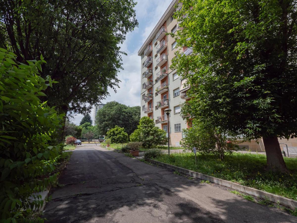 I Host Apartment - Appennini 53 Milan Bagian luar foto