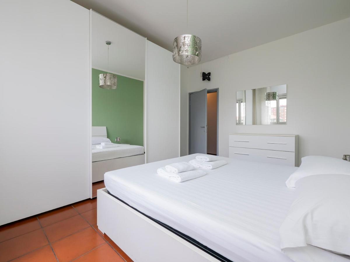I Host Apartment - Appennini 53 Milan Bagian luar foto